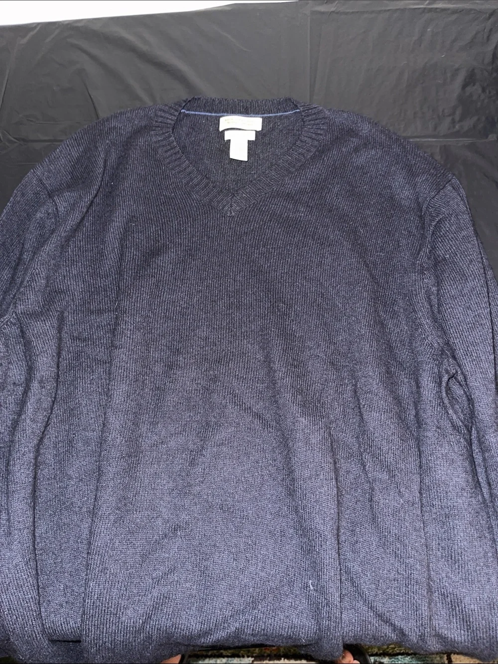 Banana Republic Men's Dark Navy V-Neck Sweater